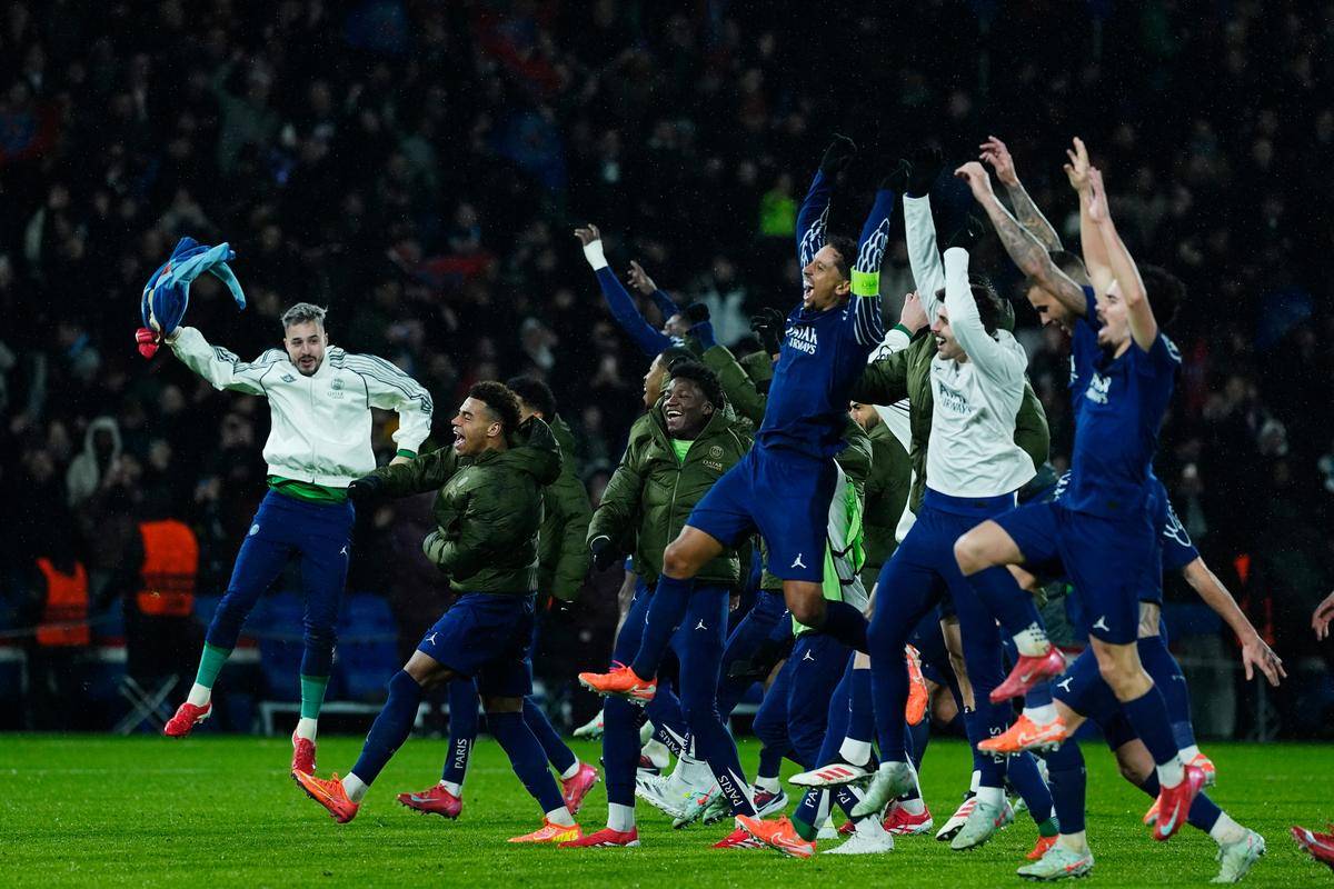 为他将在比 为他将在比