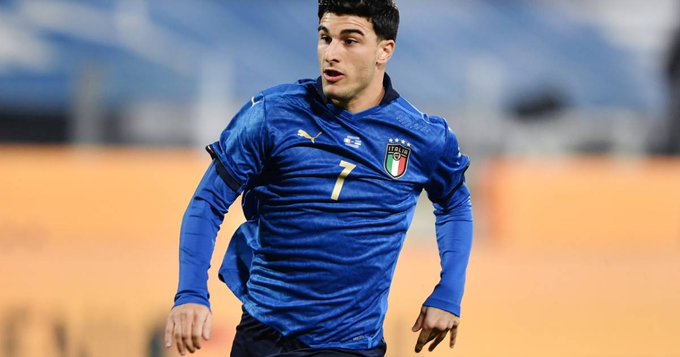 他在球场上 他在球场上