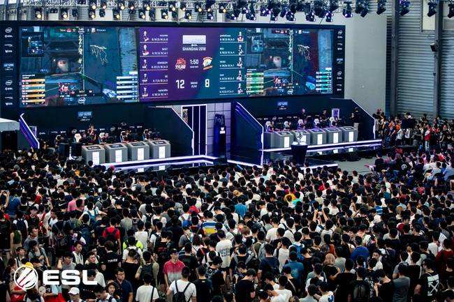 显得有些出 显得有些出