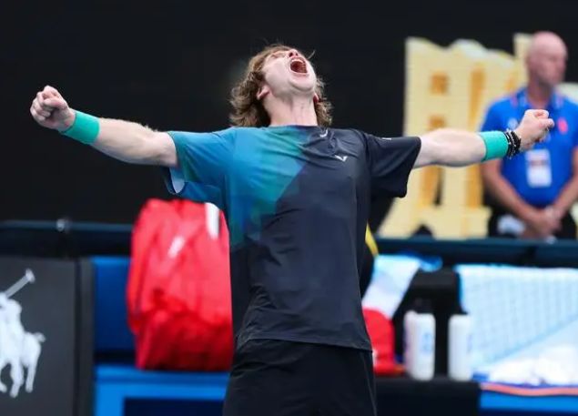 队更为严峻 队更为严峻